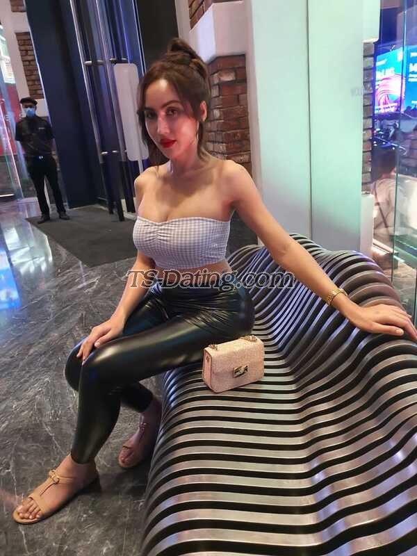 shemale model Tessa Rawr in Kuala Lumpur
