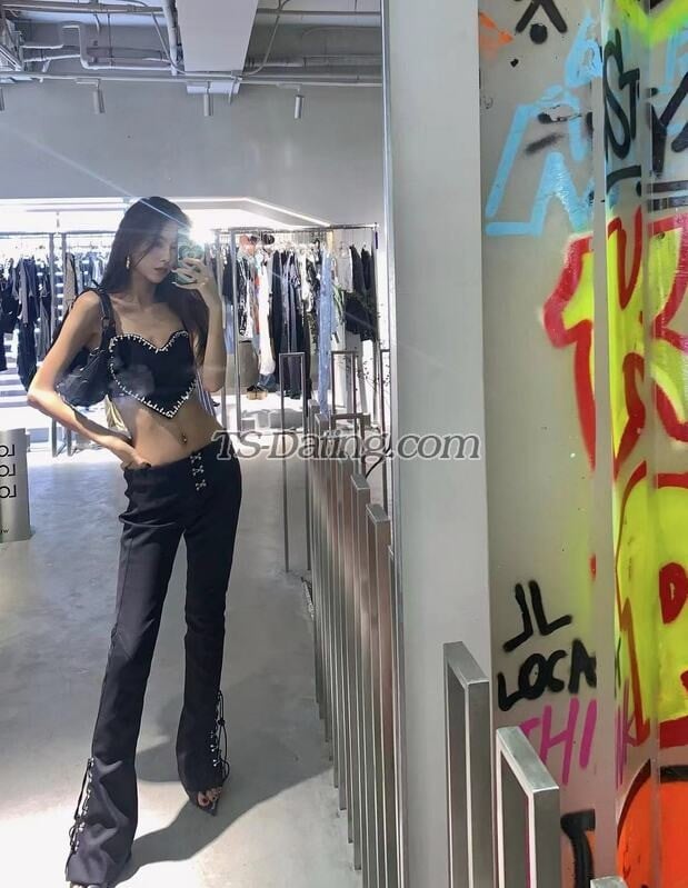 shemale model Tina in Shenzhen