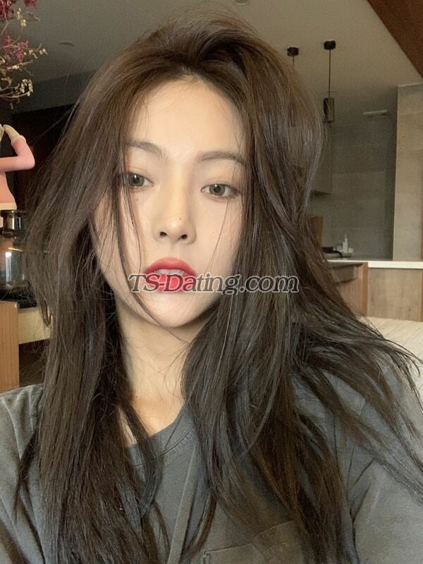 shemale model Tina in Shenzhen