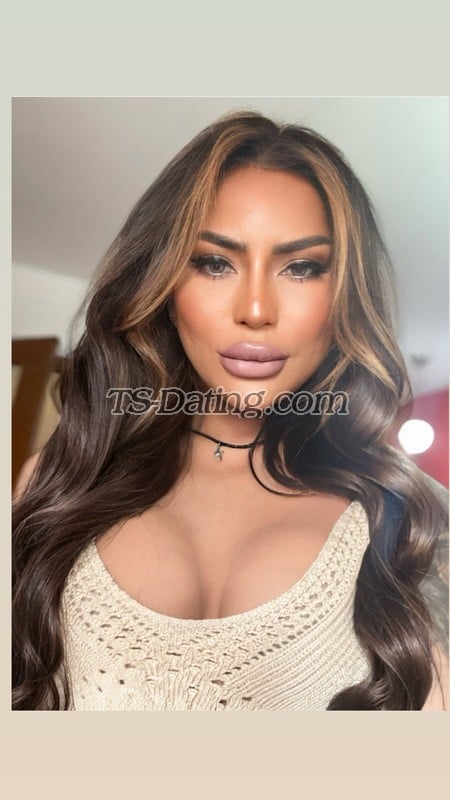 shemale model Annastasia in Dubai