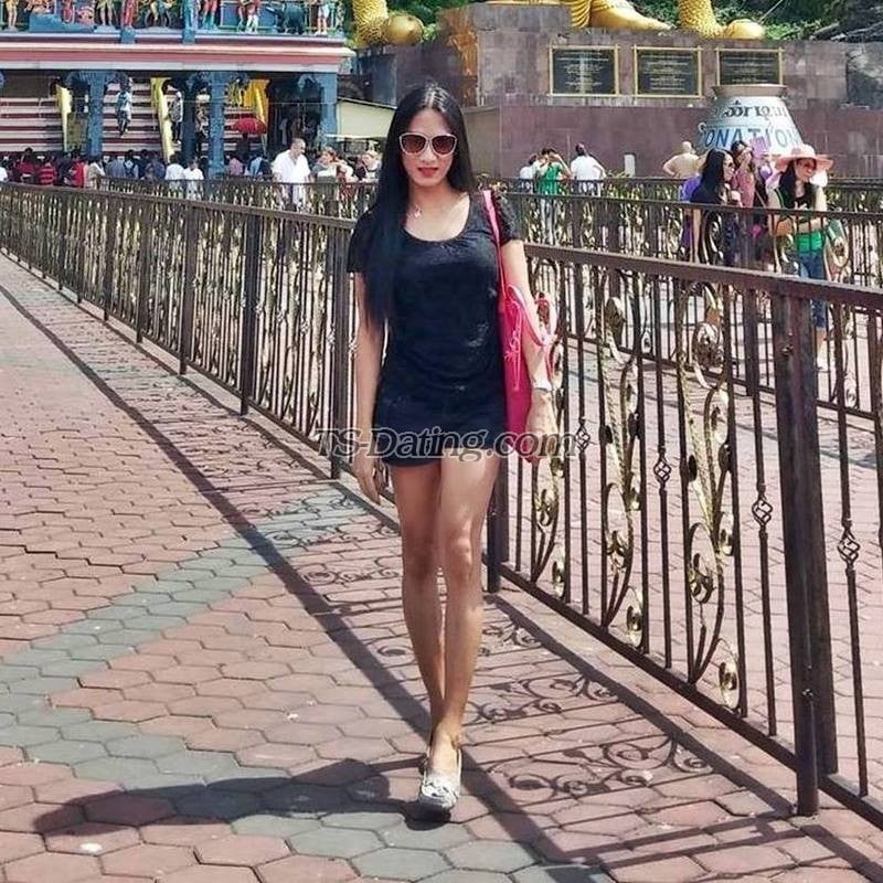 shemale model cherry in Dubai