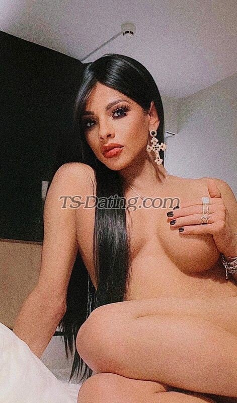 shemale model Valentina venezolana in Valencia