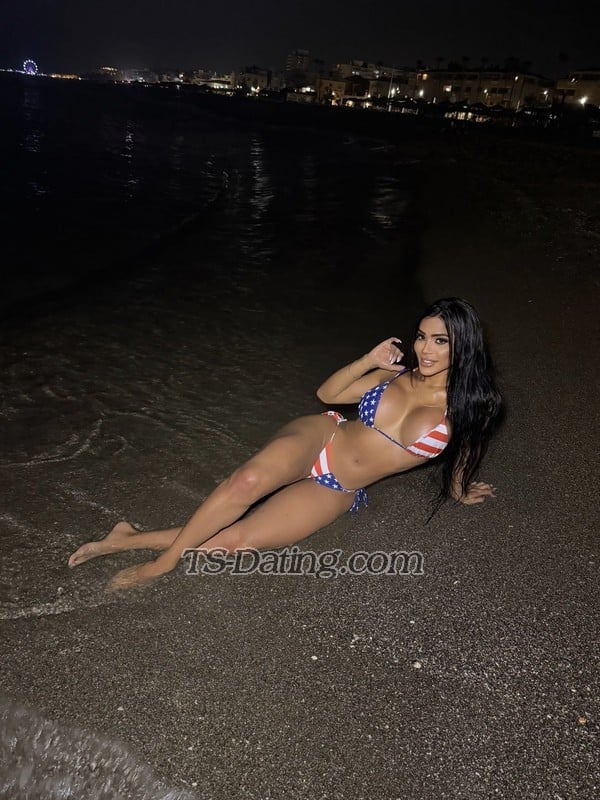 shemale model Vaneshaa in Valencia