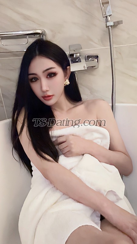 shemale model Winnie in Shenzhen