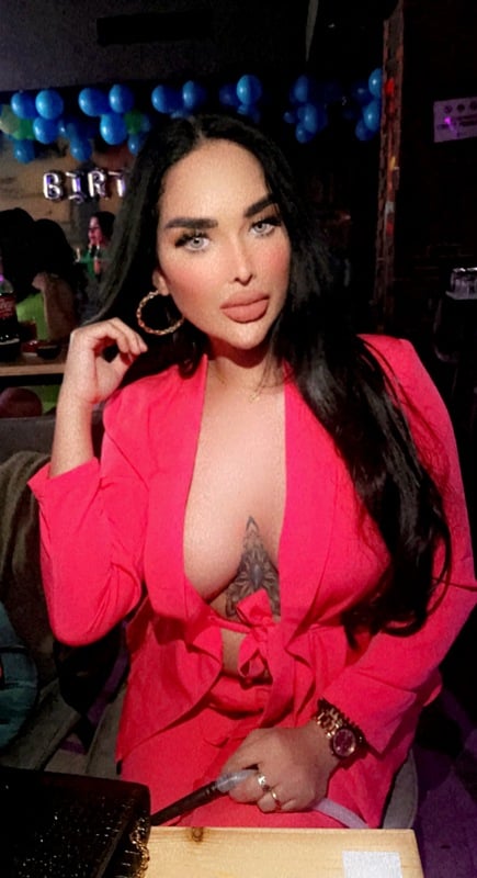 shemale model LB-enjoy in Abu Dhabi