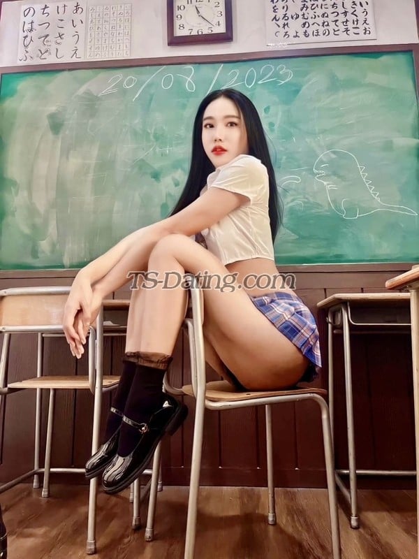 shemale model Zhetar in Ximending