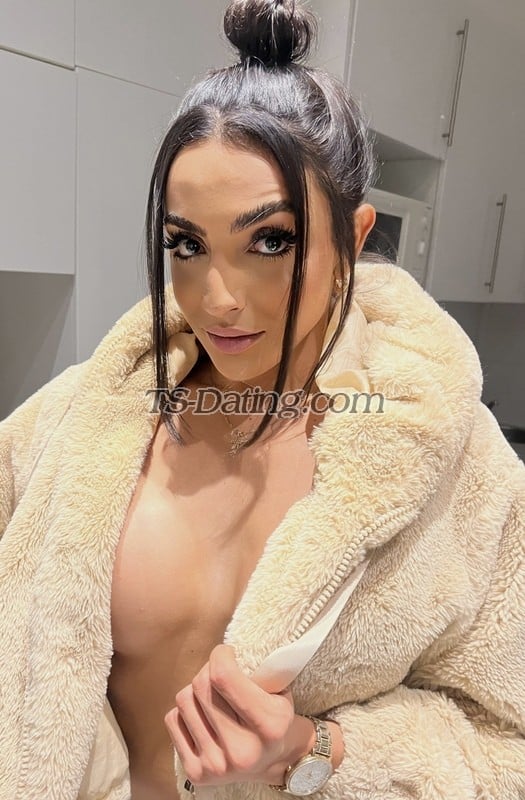 shemale model Brenda in Toulouse