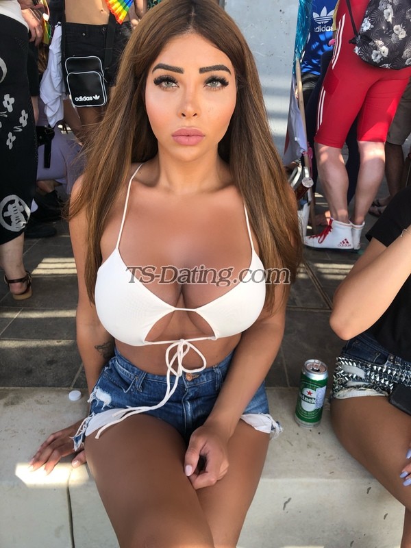 shemale model Angel in London