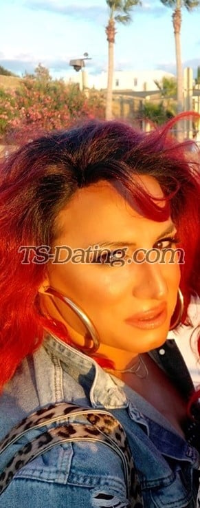 shemale model izabella in Thessaloniki