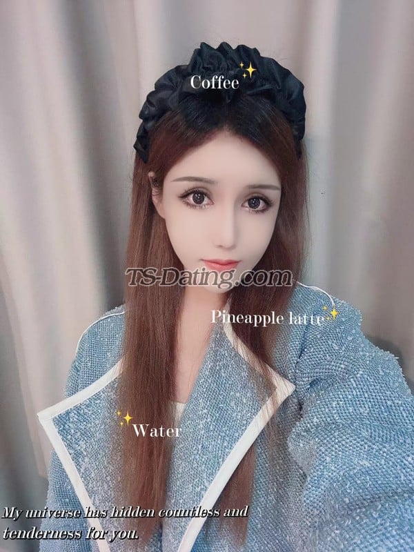 shemale model Jiangmeilin in Shanghai