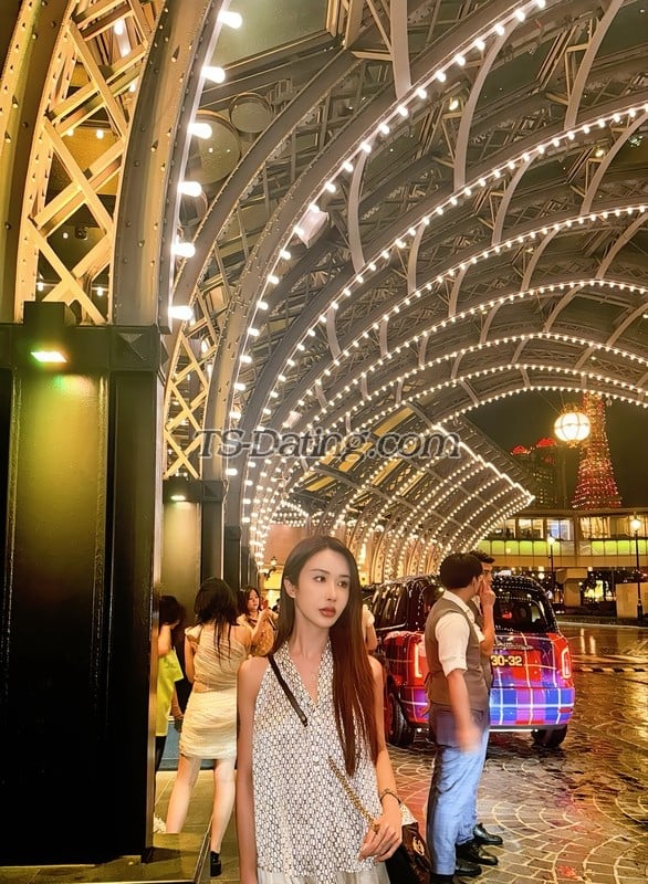 shemale model China TS jiuer in Guangzhou