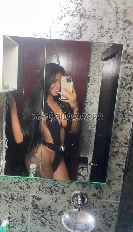 shemale model Luna Beatriz in Rotterdam