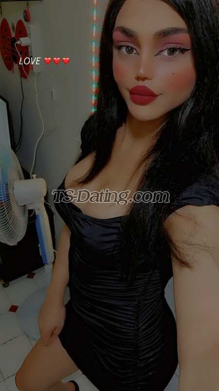 shemale model Naya in Beirut