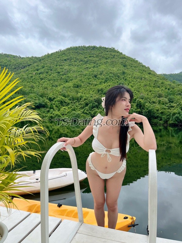 shemale model Minny in Johor Bahru