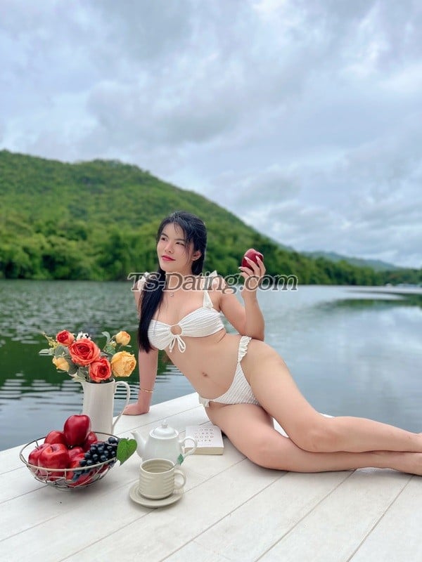 shemale model Minny in Johor Bahru