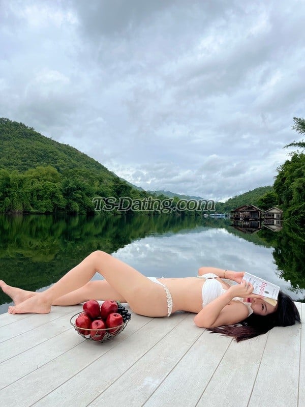 shemale model Minny in Johor Bahru