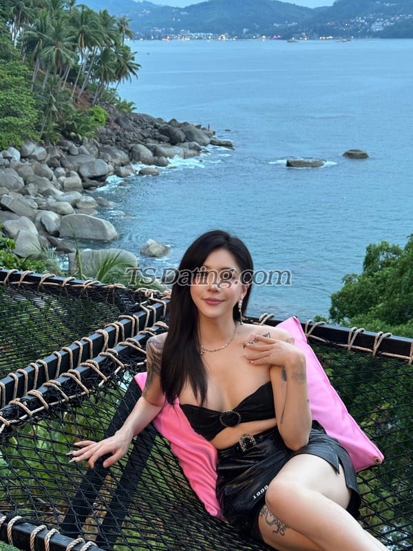 shemale model Edie in Shenzhen