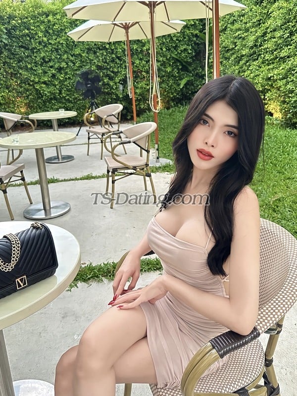 shemale model ilin in Pattaya