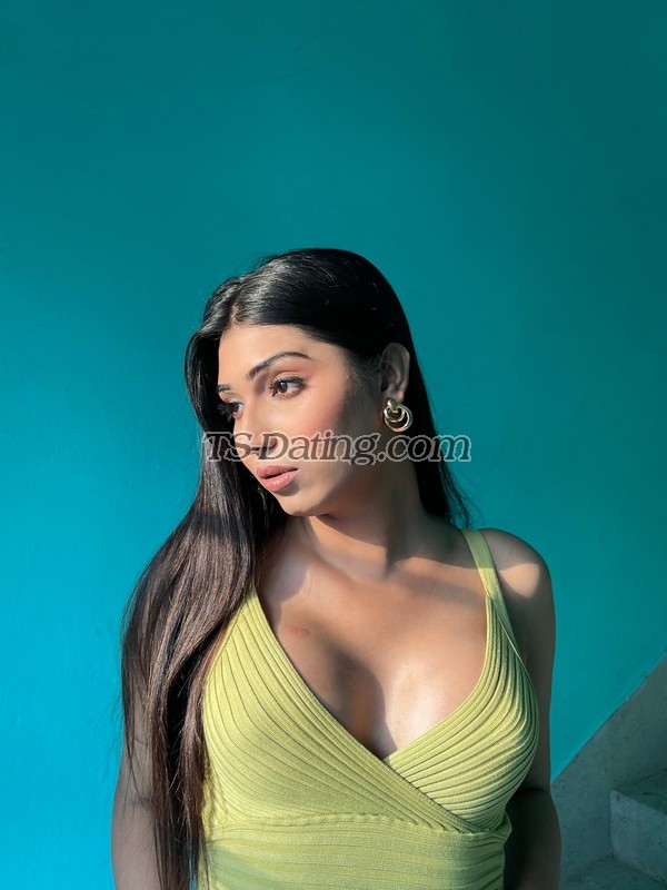 shemale model Preety in Kolkata