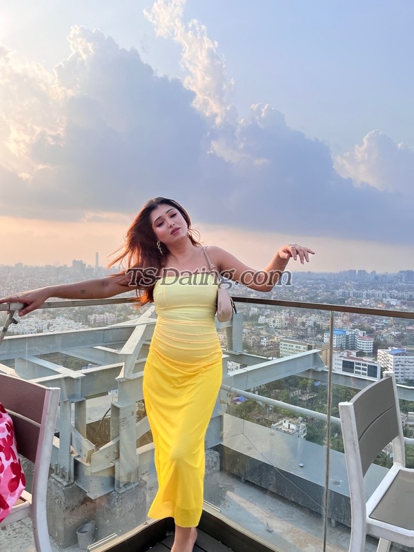shemale model Preety in Kolkata