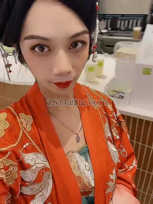 shemale model qianqian in Shenzhen