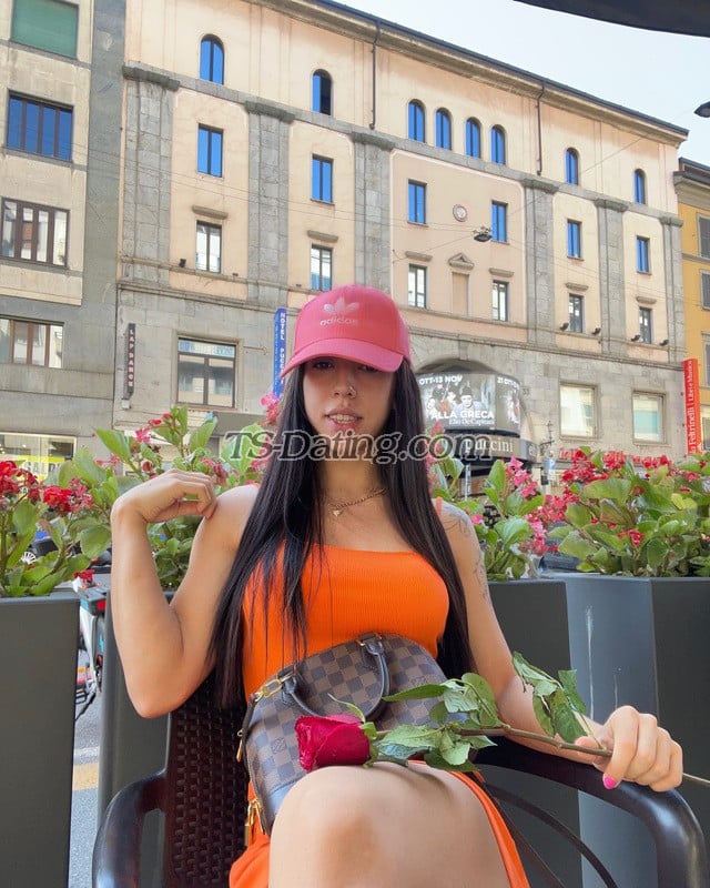 shemale model Riane in Milan