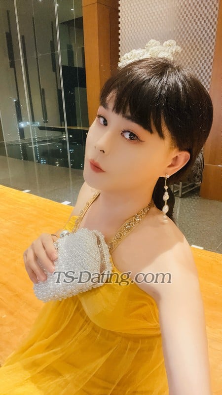 shemale model DaJiHuangHou in Shanghai