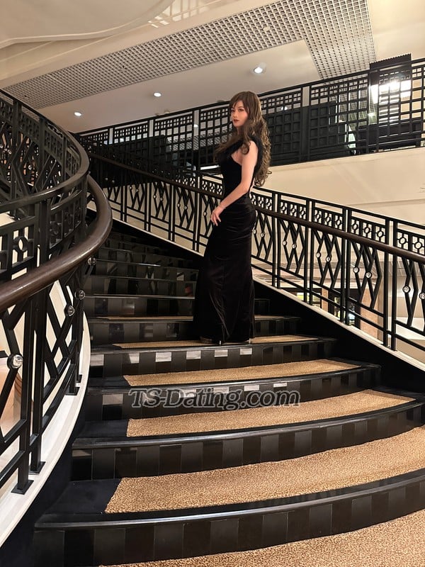 shemale model DaJiHuangHou in Shanghai