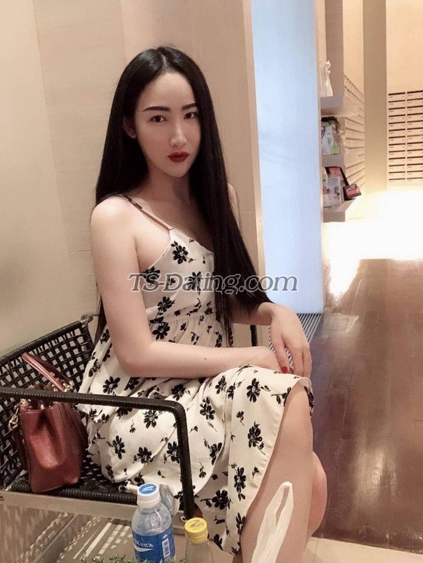 shemale model Jenny in Beijing