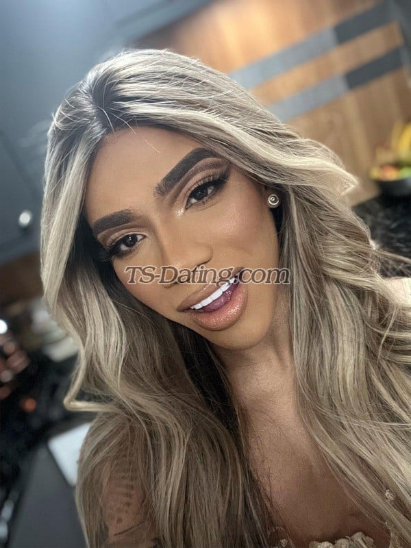shemale model Ts Dona XXL in London