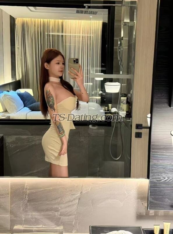 shemale model luna in Guangzhou