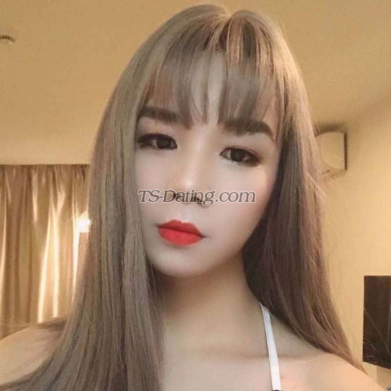 shemale model xiaoxuer in Shanghai