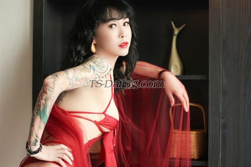 shemale model Yumo in Shenzhen