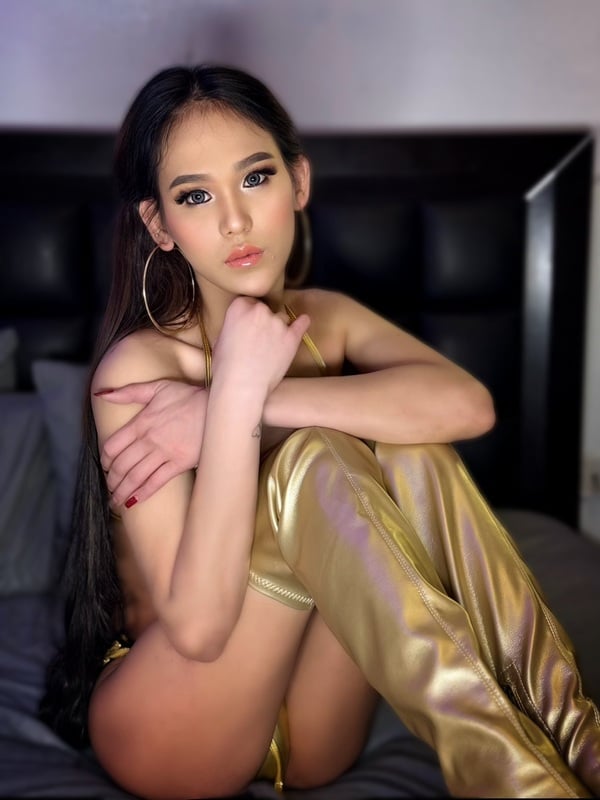 shemale model Anne in Abu dhabi