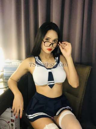 Transgender model Lacarla in Abu dhabi