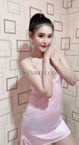 Transgender model Deemmy in Pattaya