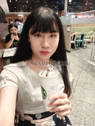 Transgender model Ellen in beijing