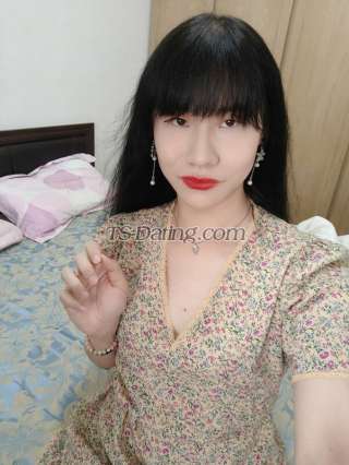 Transgender model Ellen in beijing