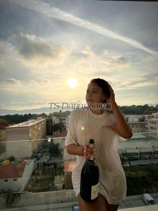 Transgender model jully in Nicosia