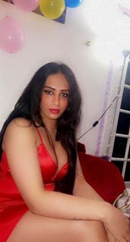 Transgender model Naya ArabXXL in Helsinki
