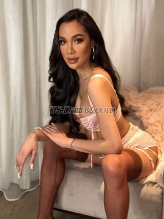 Transgender model Mariya sexy tall in Dubai