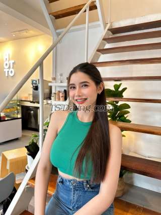 Transgender model Peachzy in Osaka