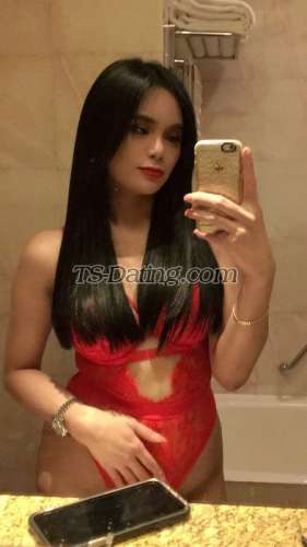 Transgender model LaRimaSTAR in Dubai