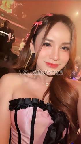 Transgender model Sweet in Osaka