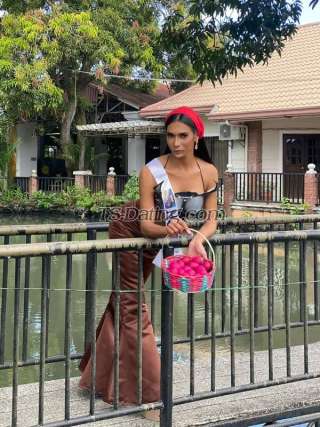 Transgender model Clang in Auckland