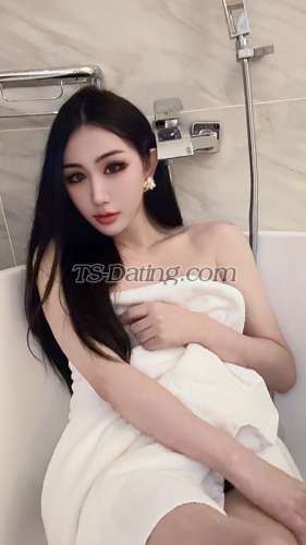 Transgender model Winnie in Shenzhen
