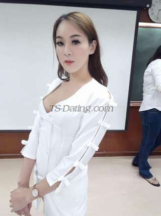 Transgender model Wupingan in Okinawa