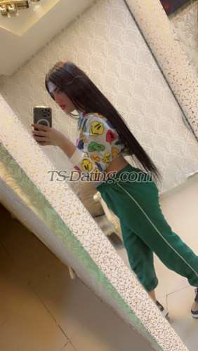 Transgender model Layaan in Beirut