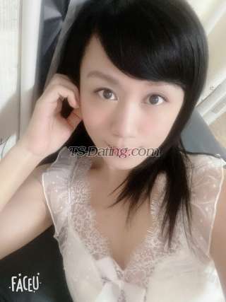 Transgender model yandantong in Beijing