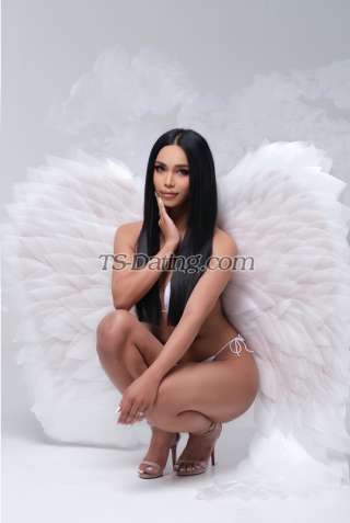 Transgender model Nara valentine vvip in Abu Dhabi